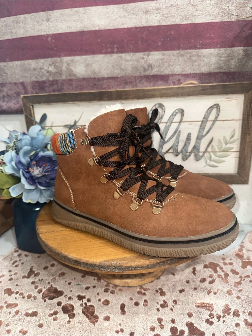 Bjorndal Brown Suede like Lace-Up Hiking Boot
